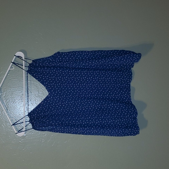 Crescent strappy cold shoulder top, feather print. - Picture 4 of 4